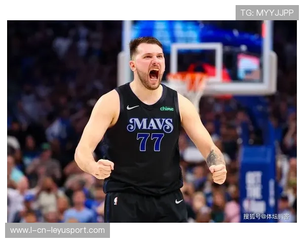 东契奇压哨刺入三分，独行侠客场绝杀